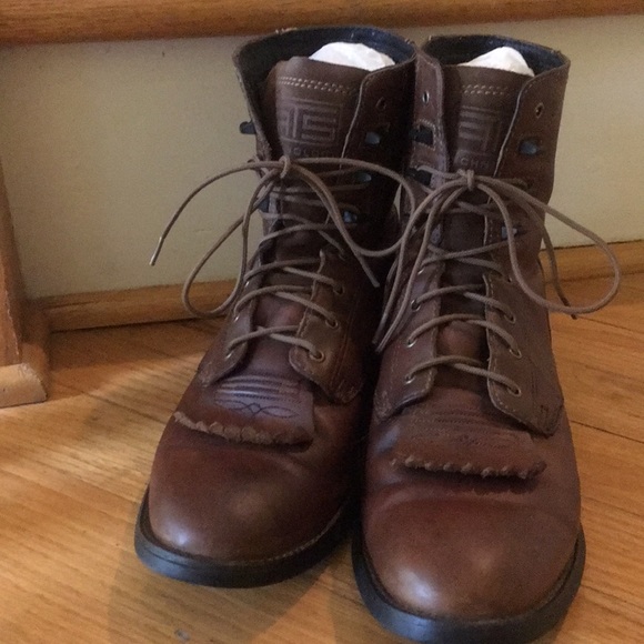 ariat heritage roper lace up